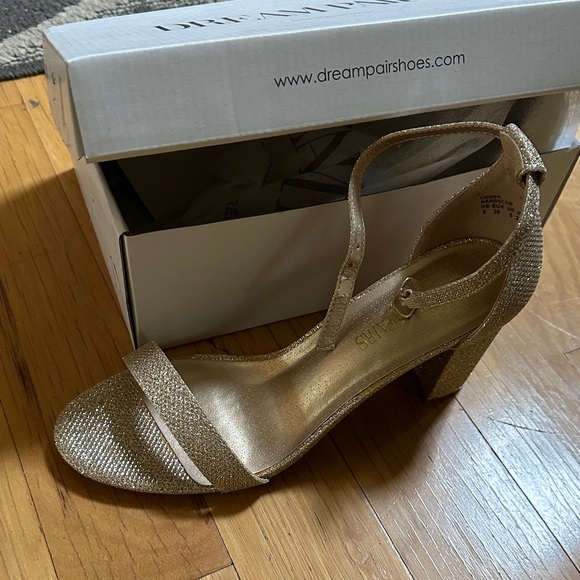 Dream Pairs Sparkling Gold Heels - Picture 1 of 2